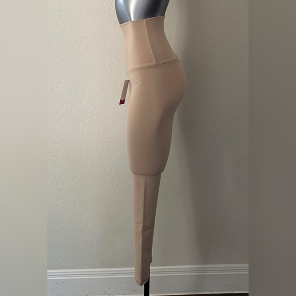 NWT Abs2b ‘Katherine Hepburn Super Mega’ High Rise - Picture 3 of 8